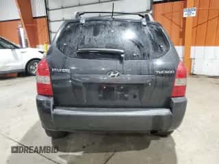 2006 Hyundai Tucson GL z VIN KM8JM12B96U289857, wystawiony jako Copart lot #83230864 z przebiegiem 222 817 mil mil oraz Szkoda całkowita • Salvage title. Historia ofert i sprzedaży dostępna na DreamBid. Obrazek 6.