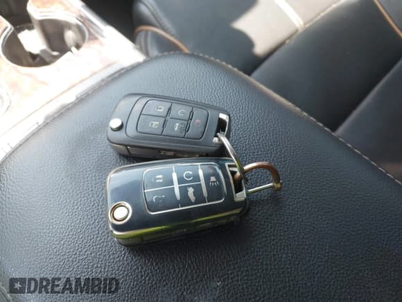 ✅ 2014 Chevrolet Impala LTZ • VIN: 1G1145SL0EU139017 • Лот: 42724589. Опубликован ранее на IAAI с пробегом 225 701 миль. Бесплатный доступ к архиву аукционных продаж из США и подробный отчёт об истории автомобиля на DreamBid. Изображение 11.