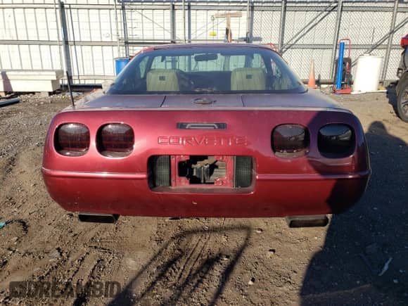 1992 Chevrolet Corvette with VIN 1G1YY23P3N5106297, listed as a Copart auction lot 45794665 with 200,292 mi miles and Clean title. Bid and sale history available at DreamBid. Image 6.