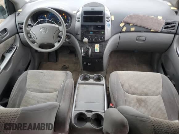 2009 Toyota Sienna LE z VIN 5TDZK23C19S276104, wystawiony jako Copart lot #81915145 z przebiegiem 261 254 mil mil oraz Szkoda całkowita • Salvage title. Historia ofert i sprzedaży dostępna na DreamBid. Obrazek 8.