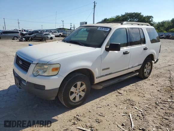 ✅ 2006 Ford Explorer XLS • VIN: 1FMEU72E66ZA18210 • Lot: 85884684. Wystawiony na Copart z przebiegiem 145 472 mil. Bezpłatny archiwum sprzedaży aukcyjnych z USA i szczegółowy raport historii pojazdu na DreamBid. Zdjęcie 1.