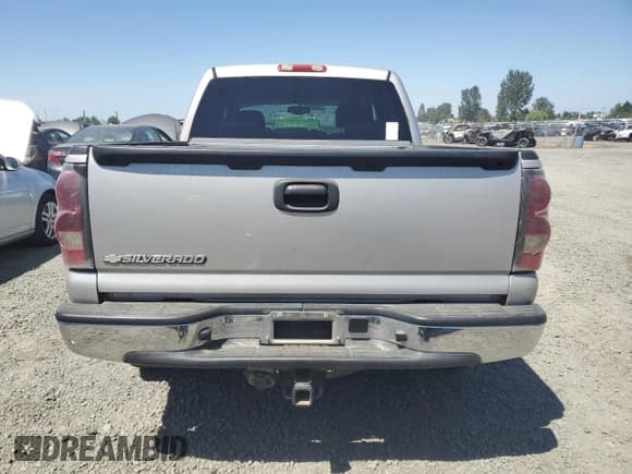 ✅ 2006 Chevrolet Silverado 1500 LT1 • VIN: 2GCEK13Z061354176 • Лот: 62139694. Опубликован ранее на Copart с пробегом 114 573 миль. Бесплатный доступ к архиву аукционных продаж из США и подробный отчёт об истории автомобиля на DreamBid. Изображение 6.
