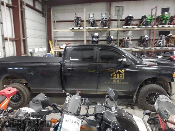 ✅ 2021 Ram 2500 Big Horn • VIN: 3C6UR5JL1MG508497 • Lot: 43625938. Wystawiony na IAAI z przebiegiem 139 804 mil. Bezpłatny archiwum sprzedaży aukcyjnych z USA i szczegółowy raport historii pojazdu na DreamBid. Zdjęcie 13.