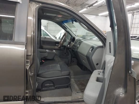 ✅ 2008 Ford F-150 XLT • VIN: 1FTPW14V48FA35822 • Lot: 43439721. Listed on IAAI with 187,021 mi. Free auction sales archive from the USA and detailed vehicle history report at DreamBid. Image 5.