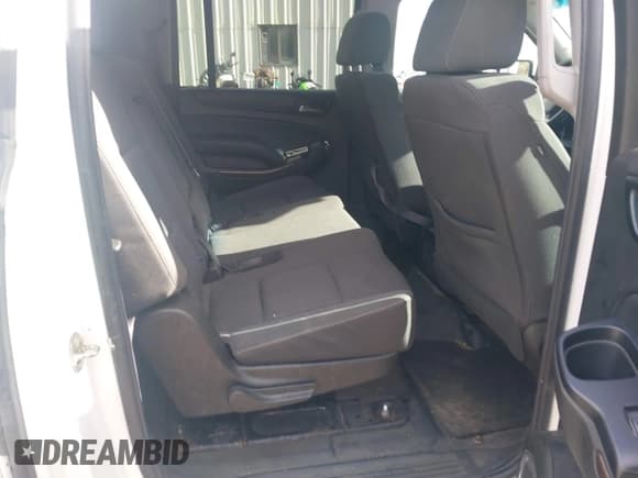 ✅ 2016 Chevrolet Suburban Commercial • VIN: 1GNSKKEC0GR427659 • Lot: 43647762. Wystawiony na IAAI z przebiegiem Nie podano. Bezpłatny archiwum sprzedaży aukcyjnych z USA i szczegółowy raport historii pojazdu na DreamBid. Zdjęcie 8.