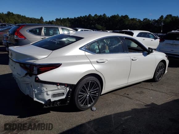 ✅ 2025 Lexus ES 350 • VIN: 58ADZ1B11SU199532 • Lot: 68655885. Wystawiony na Copart z przebiegiem 2 965 mil. Bezpłatny archiwum sprzedaży aukcyjnych z USA i szczegółowy raport historii pojazdu na DreamBid. Zdjęcie 3.