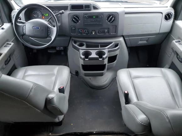 ✅ 2010 Ford Econoline Cargo Commercial • VIN: 1FTNE1EW6ADA22556 • Lot: 57655255. Wystawiony na Copart z przebiegiem 109 290 mil. Bezpłatny archiwum sprzedaży aukcyjnych z USA i szczegółowy raport historii pojazdu na DreamBid. Zdjęcie 8.