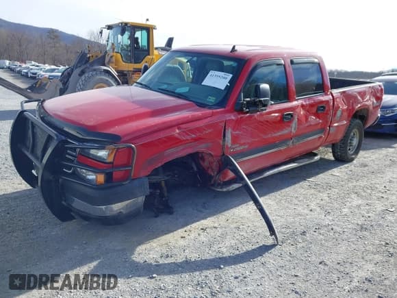 ✅ 2006 Chevrolet Silverado 2500HD LT3 • VIN: 1GCHK23D46F270846 • Lot: 41395200. Wystawiony na IAAI z przebiegiem 213 315 mil. Bezpłatny archiwum sprzedaży aukcyjnych z USA i szczegółowy raport historii pojazdu na DreamBid. Zdjęcie 2.