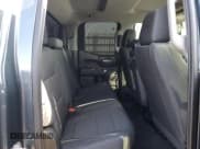 ✅ 2019 Chevrolet Silverado 1500 Custom • VIN: 1GCRWBEH8KZ413573 • Lot: 57072504. Wystawiony na Copart z przebiegiem 53 484 mil. Bezpłatny archiwum sprzedaży aukcyjnych z USA i szczegółowy raport historii pojazdu na DreamBid. Zdjęcie 10.