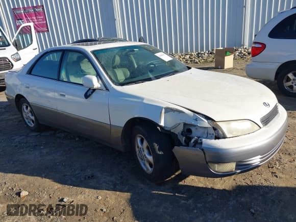 ✅ 1997 Lexus ES 300 • VIN: JT8BF22GXV0051993 • Lot: 43600147. Listed on IAAI with Not provided. Free auction sales archive from the USA and detailed vehicle history report at DreamBid. Image 1.