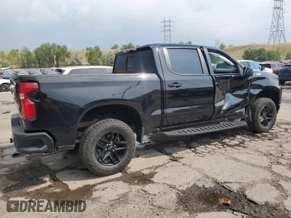 ✅ 2022 Chevrolet Silverado 1500 • VIN: 1GCUYFET5NZ127992 • Лот: 67059215. Опубликован ранее на Copart с пробегом 94 998 миль. Бесплатный доступ к архиву аукционных продаж из США и подробный отчёт об истории автомобиля на DreamBid. Изображение 3.