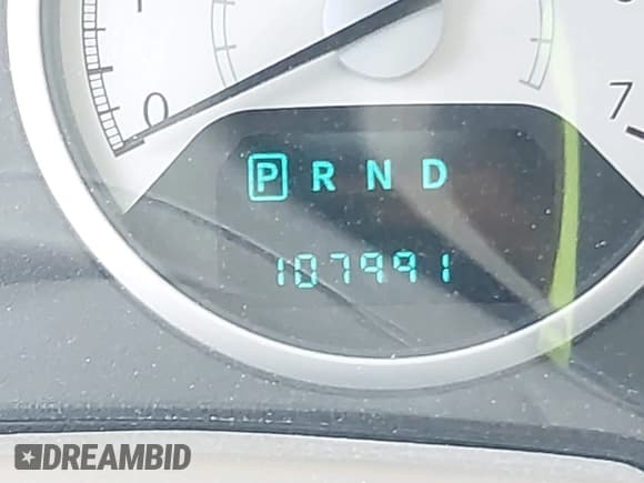 ✅ 2010 Chrysler Town & Country Limited • VIN: 2A4RR7DX2AR322606 • Lot: 42181467. Wystawiony na IAAI z przebiegiem 107 991 mil. Bezpłatny archiwum sprzedaży aukcyjnych z USA i szczegółowy raport historii pojazdu na DreamBid. Zdjęcie 13.