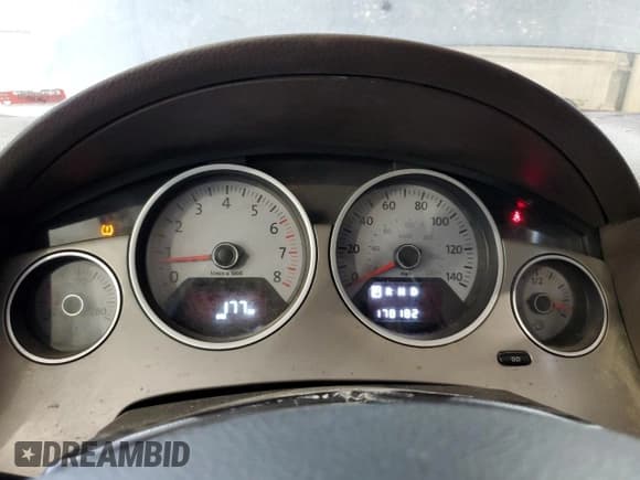 ✅ 2011 Volkswagen Routan SE • VIN: 2V4RW3DG3BR738775 • Lot: 60724564. Listed on Copart with 178,182 mi. Free auction sales archive from the USA and detailed vehicle history report at DreamBid. Image 9.