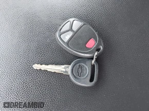 ✅ 2008 Chevrolet Silverado 2500HD 1LT • VIN: 1GCHK29K98E154928 • Lot: 41439766. Wystawiony na IAAI z przebiegiem Nie podano. Bezpłatny archiwum sprzedaży aukcyjnych z USA i szczegółowy raport historii pojazdu na DreamBid. Zdjęcie 11.