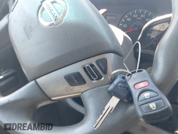 ✅ 2019 Nissan NV Cargo S • VIN: 1N6BF0KY8KN800302 • Lot: 42332925. Wystawiony na IAAI z przebiegiem 165 995 mil. Bezpłatny archiwum sprzedaży aukcyjnych z USA i szczegółowy raport historii pojazdu na DreamBid. Zdjęcie 11.