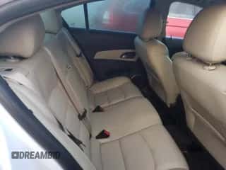 2016 Chevrolet Cruze LTZ z VIN 1G1PG5SBXG7221119, wystawiony jako Copart lot #63895802 z przebiegiem 45 235 mil mil oraz . Historia ofert i sprzedaży dostępna na DreamBid. Obrazek 6.