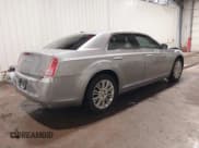✅ 2014 Chrysler 300 C • VIN: 2C3CCAKT0EH128635 • Lot: 42318965. Wystawiony na IAAI z przebiegiem 166 731 mil. Bezpłatny archiwum sprzedaży aukcyjnych z USA i szczegółowy raport historii pojazdu na DreamBid. Zdjęcie 4.