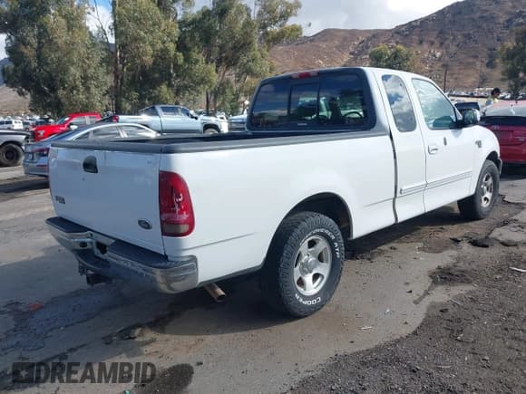✅ 2001 Ford F-150 XL • VIN: 1FTRX17L61NB83188 • Lot: 43714504. Listed on IAAI with 268,875 mi. Free auction sales archive from the USA and detailed vehicle history report at DreamBid. Image 4.