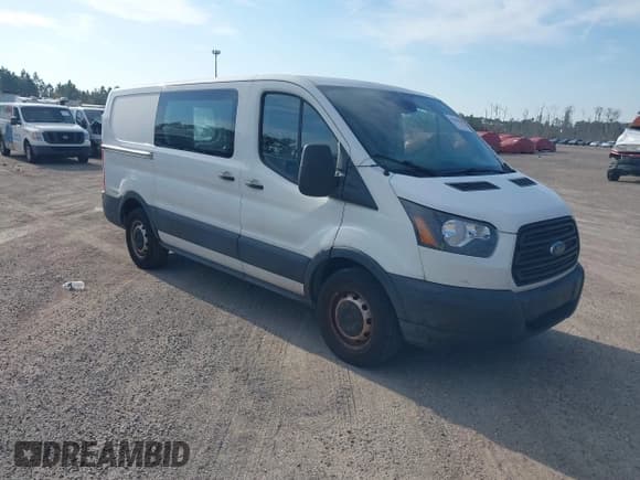 ✅ 2019 Ford Transit • VIN: 1FTYE1YM9KKB72570 • Lot: 43658430. Wystawiony na IAAI z przebiegiem 209 763 mil. Bezpłatny archiwum sprzedaży aukcyjnych z USA i szczegółowy raport historii pojazdu na DreamBid. Zdjęcie 1.