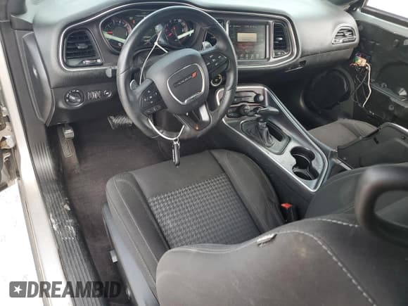 ✅ 2016 Dodge Challenger R/T • VIN: 2C3CDZBT8GH232613 • Lot: 85820415. Listed on Copart with 109,041 mi. Free auction sales archive from the USA and detailed vehicle history report at DreamBid. Image 8.
