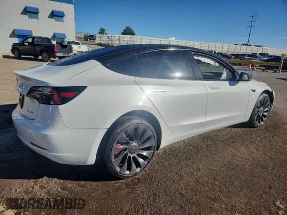 ✅ 2020 Tesla Model 3 Performance • VIN: 5YJ3E1EC8LF715010 • Lot: 85925525. Wystawiony na Copart z przebiegiem 96 404 mil. Bezpłatny archiwum sprzedaży aukcyjnych z USA i szczegółowy raport historii pojazdu na DreamBid. Zdjęcie 3.