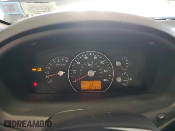 ✅ 2008 Kia Rondo LX • VIN: KNAFG525987149132 • Лот: 80448555. Опубликован ранее на Copart с пробегом 135 797 миль. Бесплатный доступ к архиву аукционных продаж из США и подробный отчёт об истории автомобиля на DreamBid. Изображение 9.