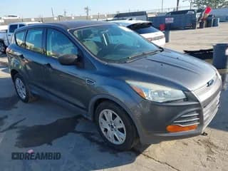 ✅ 2014 Ford Escape S • VIN: 1FMCU0F77EUA63369 • Lot: 43796148. Wystawiony na IAAI z przebiegiem 142 552 mil. Bezpłatny archiwum sprzedaży aukcyjnych z USA i szczegółowy raport historii pojazdu na DreamBid. Zdjęcie 1.