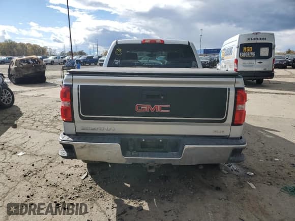 ✅ 2015 GMC Sierra 1500 SLE • VIN: 3GTU2UEC5FG310705 • Лот: 82736105. Опубликован ранее на Copart с пробегом 132 003 миль. Бесплатный доступ к архиву аукционных продаж из США и подробный отчёт об истории автомобиля на DreamBid. Изображение 6.