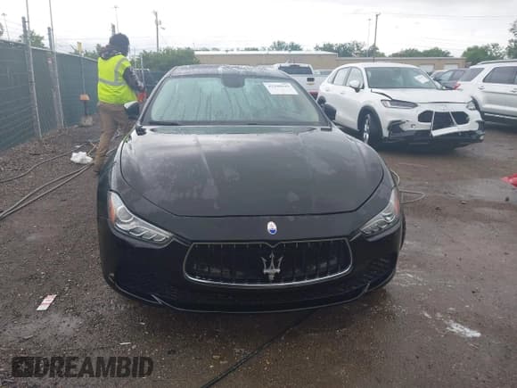 ✅ 2017 Maserati Ghibli • VIN: ZAM57XSA0H1215492 • Lot: 42300644. Wystawiony na IAAI z przebiegiem 61 092 mil. Bezpłatny archiwum sprzedaży aukcyjnych z USA i szczegółowy raport historii pojazdu na DreamBid. Zdjęcie 13.