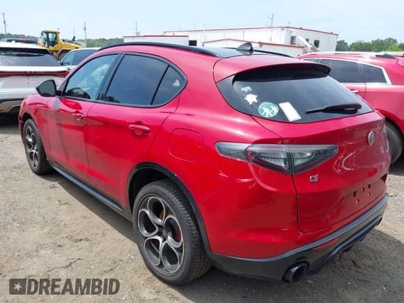 ✅ 2024 Alfa Romeo Stelvio Ti • VIN: ZASPAKBN0R7D79058 • Lot: 42893174. Wystawiony na IAAI z przebiegiem 29 255 mil. Bezpłatny archiwum sprzedaży aukcyjnych z USA i szczegółowy raport historii pojazdu na DreamBid. Zdjęcie 3.