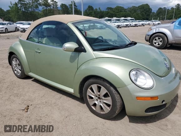 ✅ 2008 Volkswagen Beetle SE • VIN: 3VWRF31Y78M414880 • Lot: 61906625. Wystawiony na Copart z przebiegiem 116 668 mil. Bezpłatny archiwum sprzedaży aukcyjnych z USA i szczegółowy raport historii pojazdu na DreamBid. Zdjęcie 4.