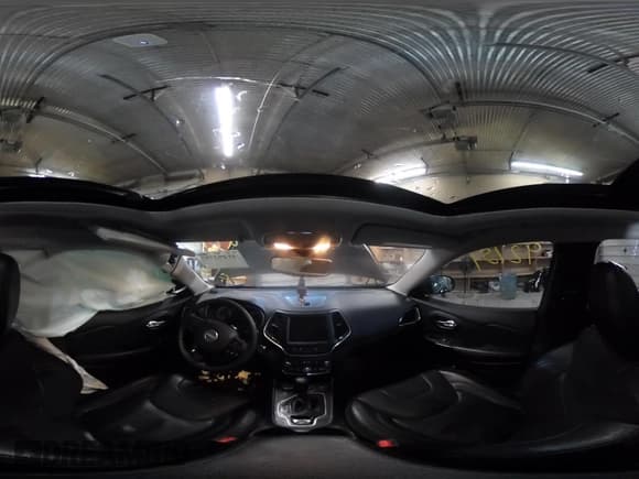 ✅ 2023 Jeep Cherokee Altitude Lux • VIN: 1C4PJMMB3PD106265 • Lot: 41492757. Wystawiony na IAAI z przebiegiem 25 270 mil. Bezpłatny archiwum sprzedaży aukcyjnych z USA i szczegółowy raport historii pojazdu na DreamBid. Zdjęcie 18.