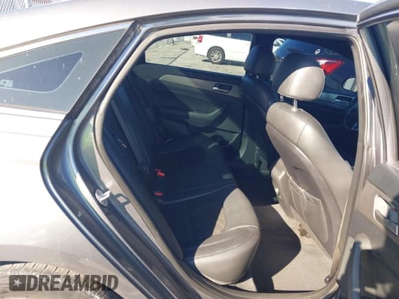 ✅ 2018 Hyundai Sonata SEL • VIN: 5NPE34AF2JH646331 • Lot: 43595444. Listed on IAAI with 89,363 mi. Free auction sales archive from the USA and detailed vehicle history report at DreamBid. Image 8.