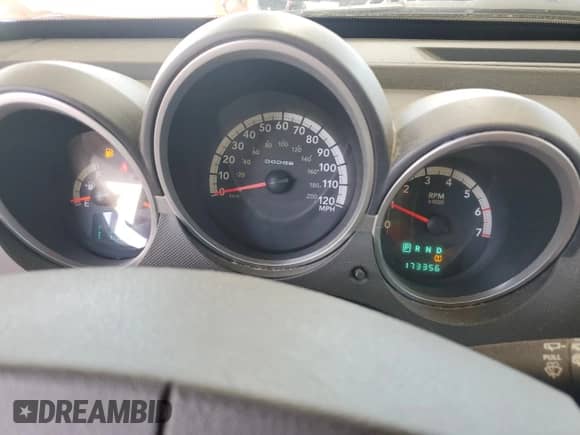 2008 Dodge Nitro R/T with VIN 1D8GT58628W139892, listed as a Copart auction lot 57628405 with 173,356 mi miles and Salvage title. Bid and sale history available at DreamBid. Image 9.