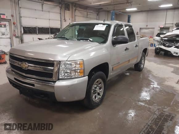 2009 Chevrolet Silverado 1500 LS with VIN 3GCEK13C29G229526, listed as a IAAI auction lot 41312987 with 127,227 mi miles and . Bid and sale history available at DreamBid. Image 17.
