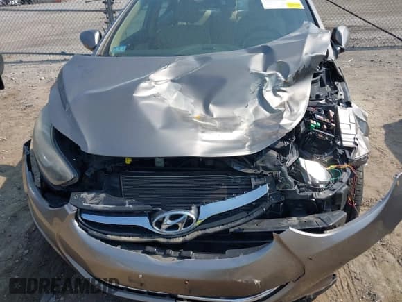 ✅ 2013 Hyundai Elantra GLS • VIN: 5NPDH4AE0DH329267 • Lot: 42415914. Listed on IAAI with Not provided. Free auction sales archive from the USA and detailed vehicle history report at DreamBid. Image 6.