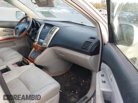 ✅ 2007 Lexus RX 350 • VIN: 2T2GK31U47C025202 • Lot: 43678758. Wystawiony na IAAI z przebiegiem 220 165 mil. Bezpłatny archiwum sprzedaży aukcyjnych z USA i szczegółowy raport historii pojazdu na DreamBid. Zdjęcie 5.