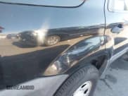 ✅ 2006 Ford Escape XLS • VIN: 1FMYU02Z76KB33799 • Lot: 43920217. Listed on IAAI with 171,864 mi. Free auction sales archive from the USA and detailed vehicle history report at DreamBid. Image 6.