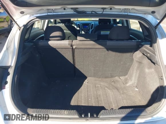 ✅ 2014 Hyundai Elantra • VIN: KMHD35LH8EU189953 • Lot: 43415981. Listed on IAAI with 145,878 mi. Free auction sales archive from the USA and detailed vehicle history report at DreamBid. Image 17.