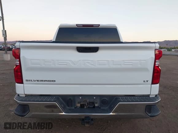 ✅ 2021 Chevrolet Silverado 1500 LT • VIN: 3GCUYDET7MG391055 • Lot: 43287699. Wystawiony na IAAI z przebiegiem 165 592 mil. Bezpłatny archiwum sprzedaży aukcyjnych z USA i szczegółowy raport historii pojazdu na DreamBid. Zdjęcie 17.