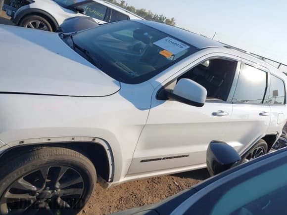 ✅ 2018 Jeep Grand Cherokee Altitude • VIN: 1C4RJEAG8JC438567 • Lot: 43168970. Listed on IAAI with 72,067 mi. Free auction sales archive from the USA and detailed vehicle history report at DreamBid. Image 15.