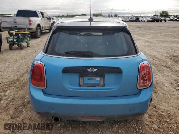 ✅ 2017 MINI Hardtop 4 Door Cooper • VIN: WMWXU1C55H2E18599 • Lot: 52110415. Listed on Copart with 63,753 mi. Free auction sales archive from the USA and detailed vehicle history report at DreamBid. Image 6.