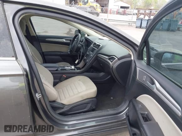 ✅ 2019 Ford Fusion S • VIN: 3FA6P0G7XKR102326 • Лот: 41920850. Опубликован ранее на IAAI с пробегом 93 002 миль. Бесплатный доступ к архиву аукционных продаж из США и подробный отчёт об истории автомобиля на DreamBid. Изображение 5.