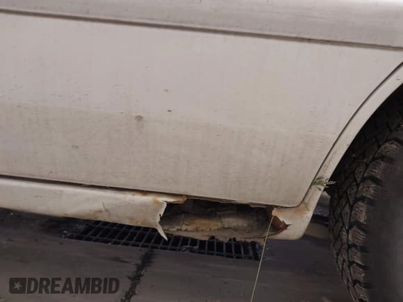 ✅ 1995 Ford Escort • VIN: 1FASP14J2SW297016 • Lot: 42579348. Listed on IAAI with 101,941 mi. Free auction sales archive from the USA and detailed vehicle history report at DreamBid. Image 6.