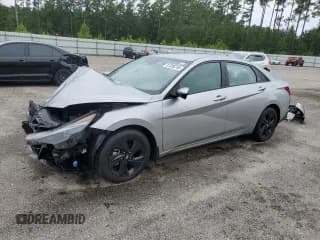 ✅ 2022 Hyundai Elantra SEL • VIN: 5NPLM4AG4NH077842 • Лот: 67356745. Опубликован ранее на Copart с пробегом 51 467 миль. Бесплатный доступ к архиву аукционных продаж из США и подробный отчёт об истории автомобиля на DreamBid. Изображение 1.