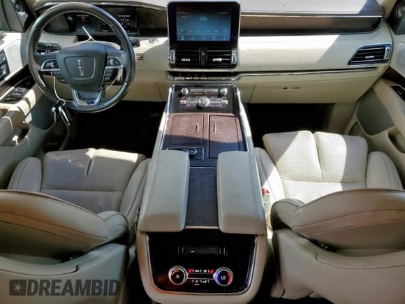 ✅ 2018 Lincoln Navigator Reserve • VIN: 5LMJJ3LT2JEL18823 • Lot: 69474625. Listed on Copart with 118,604 mi. Free auction sales archive from the USA and detailed vehicle history report at DreamBid. Image 8.