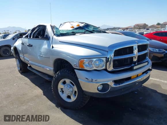 2004 Dodge 3500 ST z VIN 3D7LU38C34G105088, wystawiony jako IAAI lot #41493283 z przebiegiem Nie podano mil oraz . Historia ofert i sprzedaży dostępna na DreamBid. Obrazek 1.