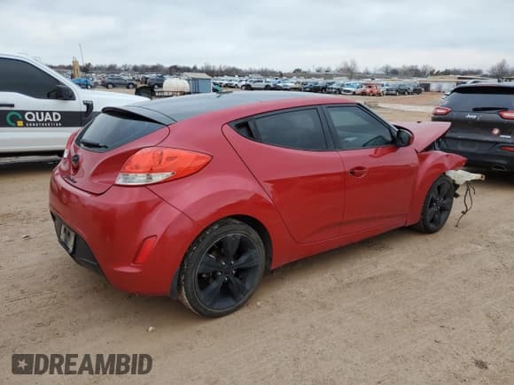 ✅ 2013 Hyundai Veloster w/Black Int • VIN: KMHTC6AD2DU121339 • Lot: 86772194. Wystawiony na Copart z przebiegiem 117 376 mil. Bezpłatny archiwum sprzedaży aukcyjnych z USA i szczegółowy raport historii pojazdu na DreamBid. Zdjęcie 3.