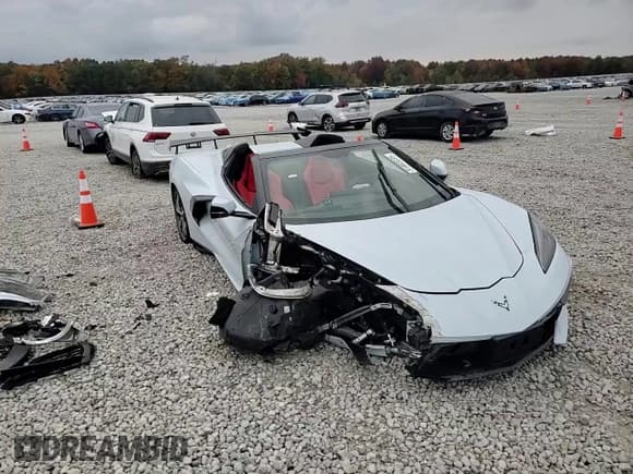 ✅ 2022 Chevrolet Corvette 1LT • VIN: 1G1YA3D43N5114172 • Lot: 91883035. Wystawiony na Copart z przebiegiem 6 263 mil. Bezpłatny archiwum sprzedaży aukcyjnych z USA i szczegółowy raport historii pojazdu na DreamBid. Zdjęcie 14.