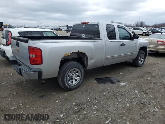 2011 Chevrolet Silverado 1500 LT z VIN 1GCRCSEA0BZ365935, wystawiony jako Copart lot #50922255 z przebiegiem 184 930 mil mil oraz Czysty tytuł • Clean title. Historia ofert i sprzedaży dostępna na DreamBid. Obrazek 3.